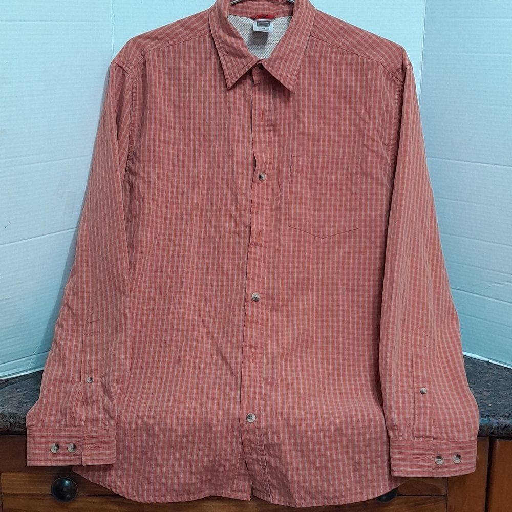 North Face Men's Shirt...Size M...Excellent Condition.